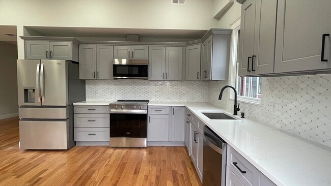 Building Photo - 16 Putnam St Unit 2