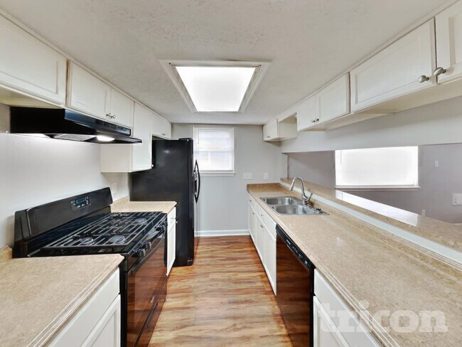 Photo - 623 Walston Ln