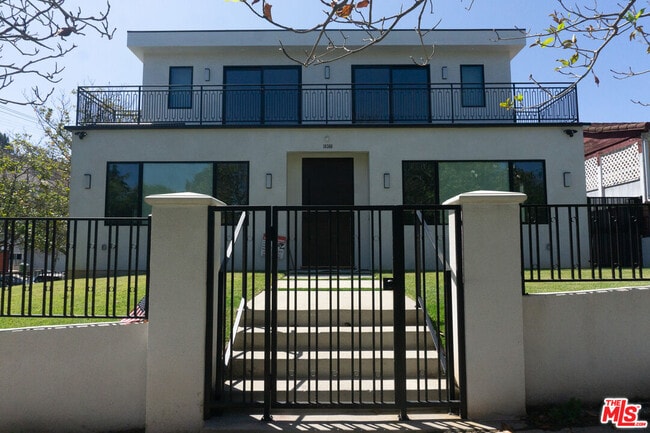 Building Photo - 10360 Ilona Ave Rental