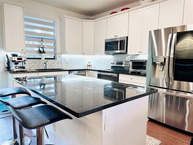 Photo - 6941 Halton Park Ln