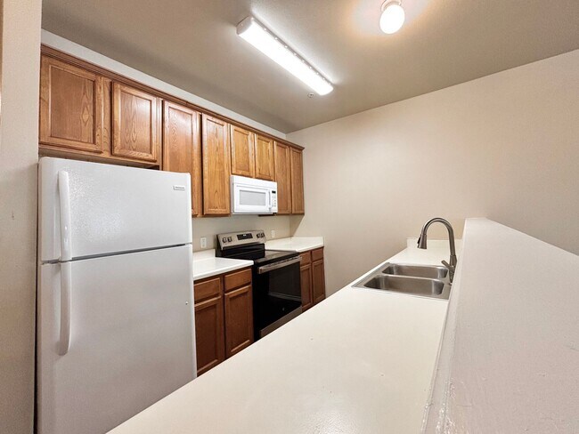 Photo - 10603 Mathom Landing Unit 3