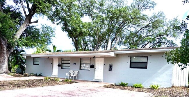 Building Photo - 6144 SW 30th St Rental
