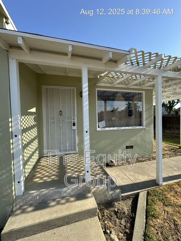 Photo - 620 E Tulare Ave