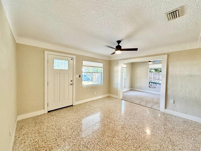 Photo - 2918 10th Ave N