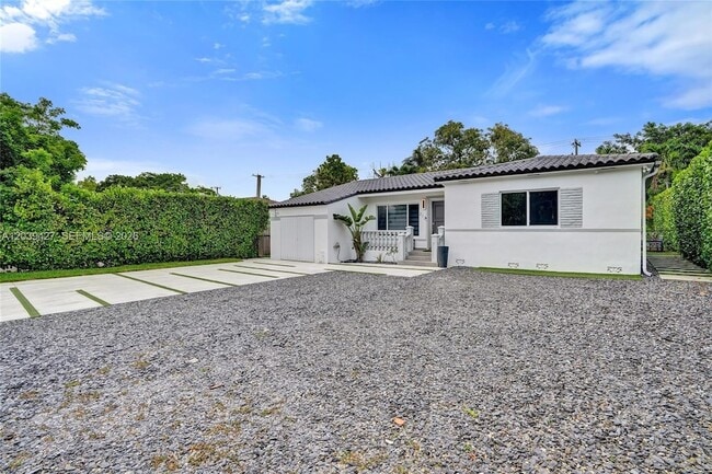 Photo - 213 NE 43rd St