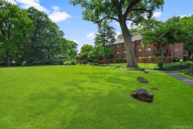 Photo - 18 Bronxville Glen Dr Unit 11