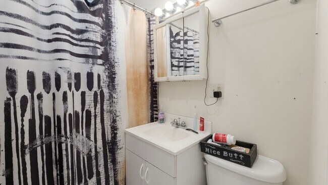 Photo - 4617 N Rockwell St Unit 4617 N Rockwell