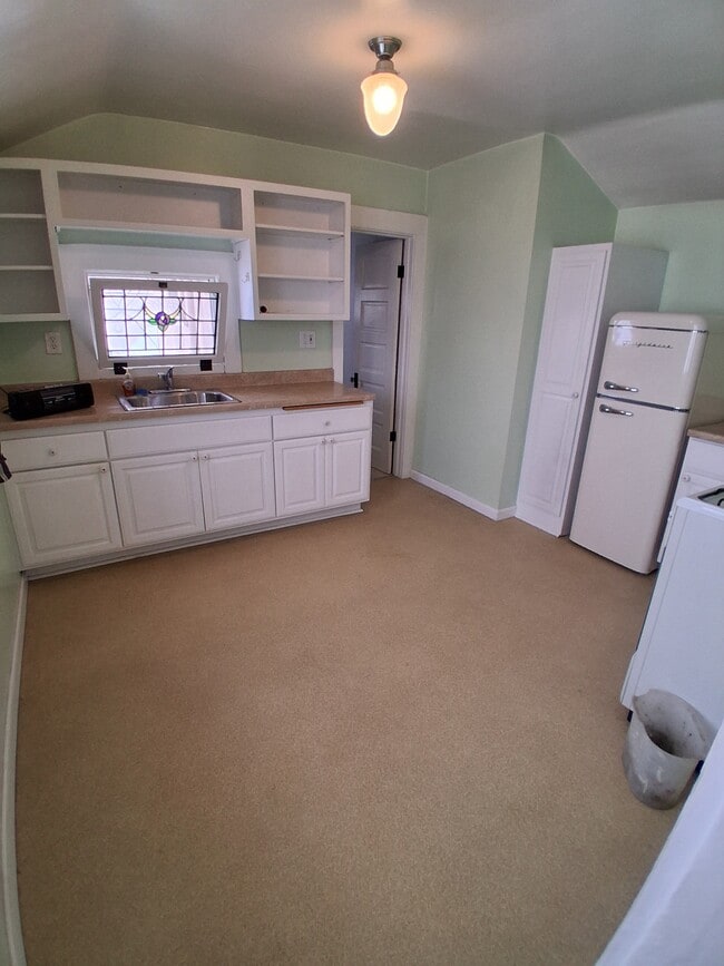 1423 Cabrillo Ave Unidad C
