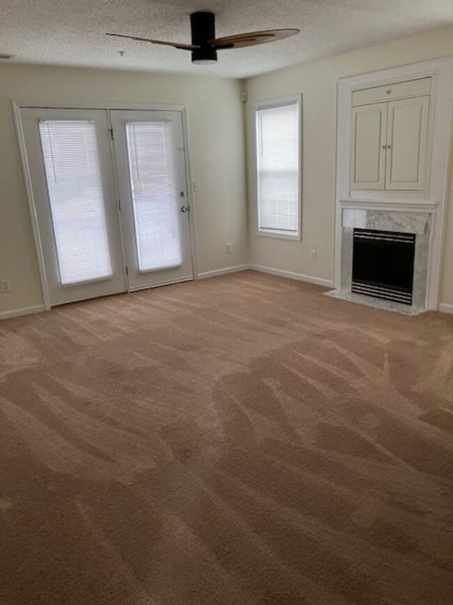 Photo - 705-D Unidad 705-D