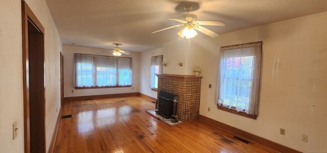 Photo - 1129 N Colony Rd