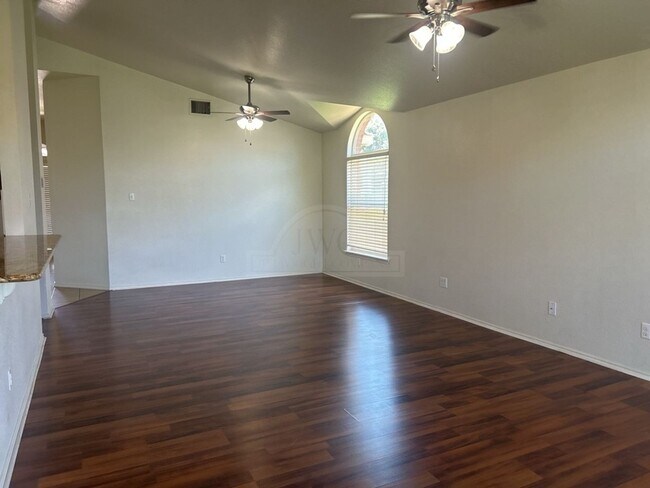 Photo - 6109 Malachi Ln