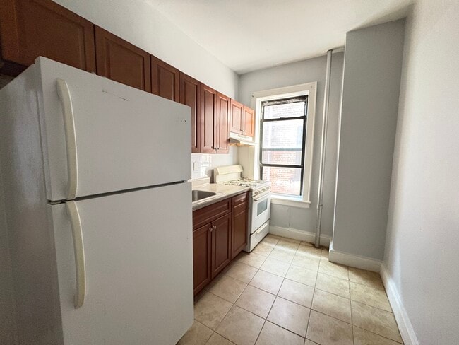 Building Photo - 35 Kelly Pky Unit C4