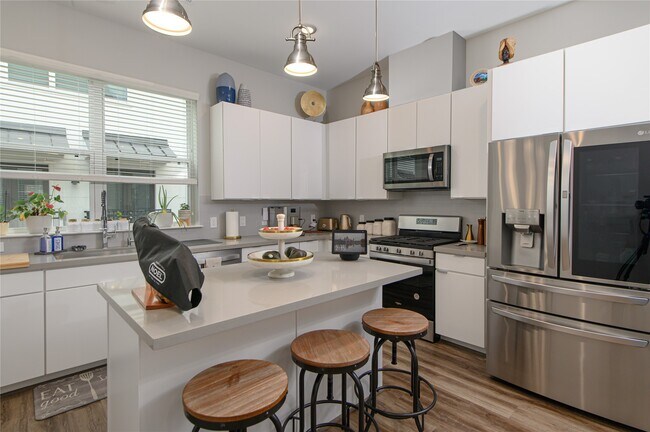 Photo - 1274 N Post Oak Rd