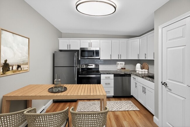 Elevate your living at Eagle Rock Apartments at Hudson, featuring modern kitchens with sleek appliances and stylish finishes. Enjoy the comfort and convenience of a spacious dining area. Schedule your tour today to see your new home!