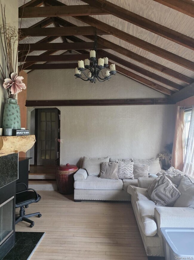 Photo - 23 Seaman Neck Rd