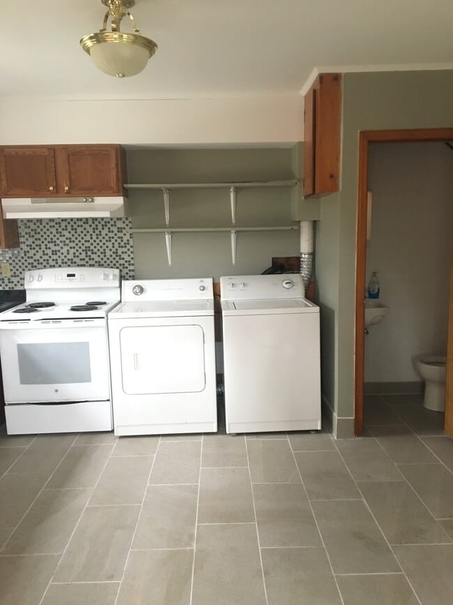 Photo - 401 Marlington St