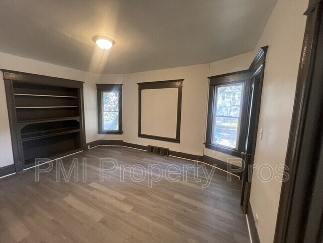 Photo - 140 E Chambers St