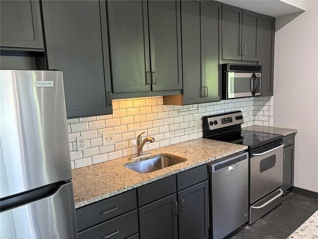 Photo - 620 Glen Iris Dr NE Unit 207