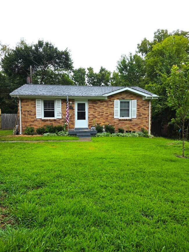 1411 Daniel St