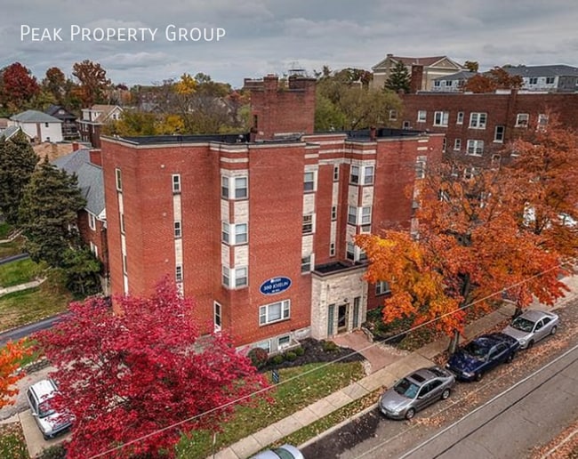 Building Photo - 2802 Digby Ave Unit 5