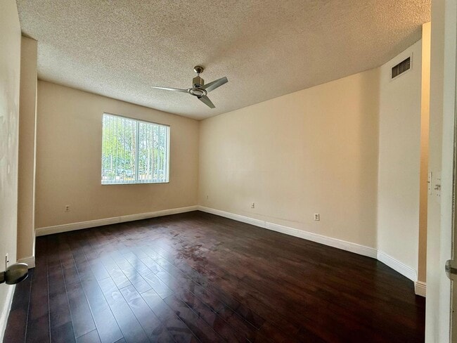 Photo - 6928 SW 39th St Unit A107