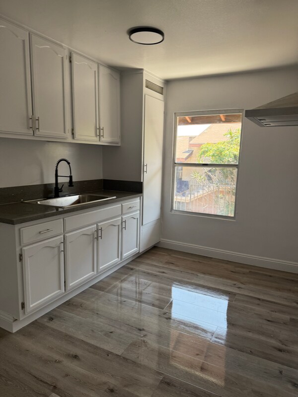 Photo - 1060 W 117th St