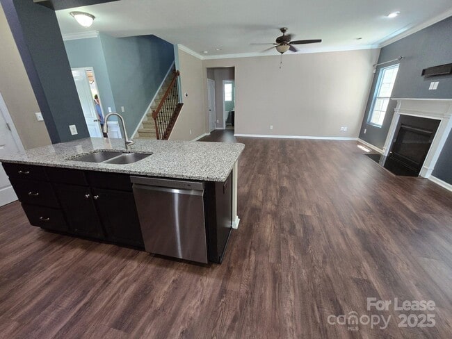 Photo - 2202 Laurens Dr