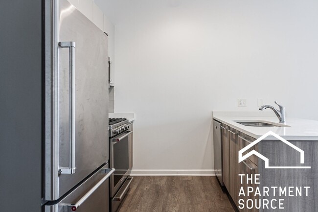 Photo - MASSIVE Loft-style condo-quality 2 Bed/2 ba IN UNIT LAUNDRY in Wrigley! Unit 402