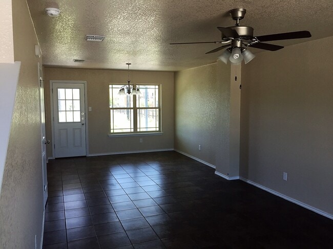 Photo - 941 Brookview Dr