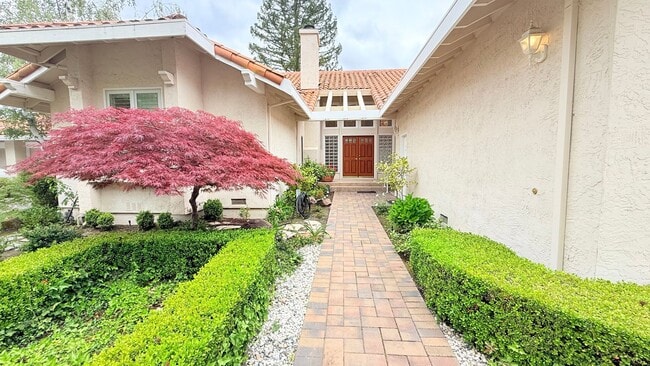 750 Liquidamber Pl