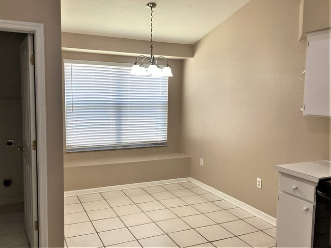 Photo - 25008 Hyde Park Blvd