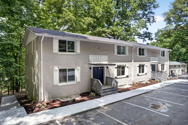 Photo - Newly Renovated 2 bedroom Condos! Unit H4
