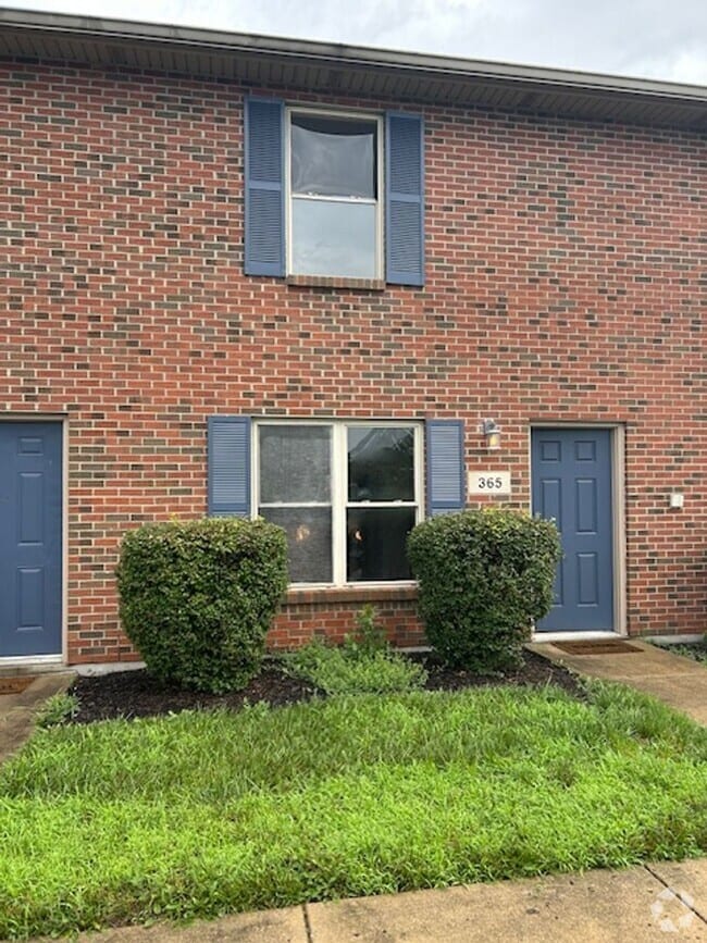 Building Photo - 2 Bedroom, 1 1/2 Bath 1500 sq. ft. Townhom... Unit 365 Rental