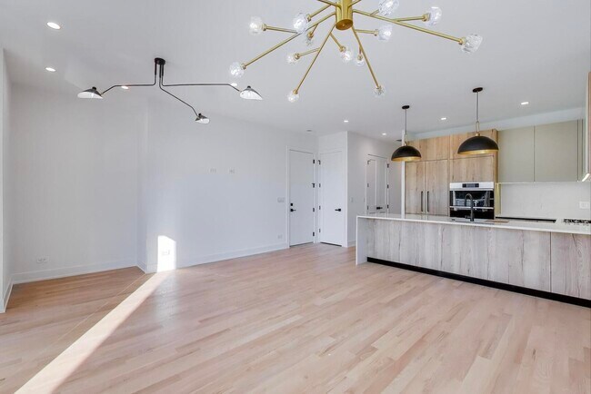 Photo - 2456 W Cortez St Unit 2E