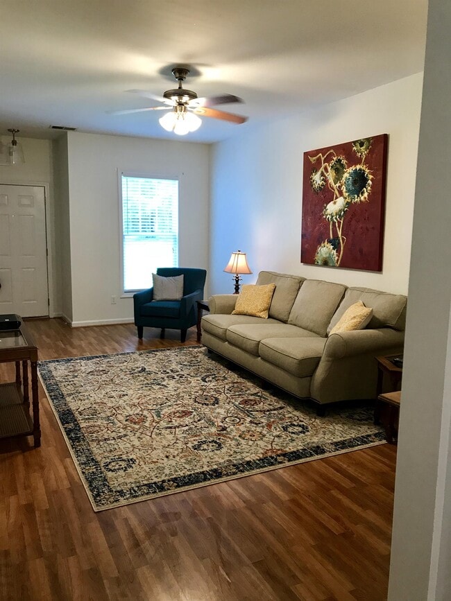 Photo - 922 Woodlawn Ave