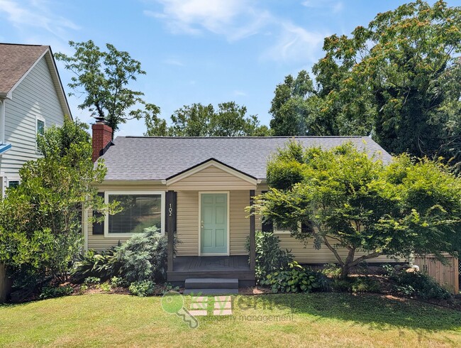 Building Photo - Updated Overbrook Home with Finished Basement & Fenced Yard Near Downtown Greenville