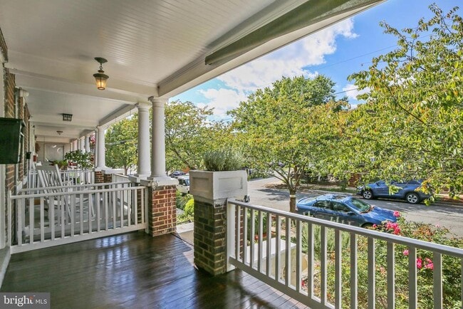 Photo - 119 N Peyton St