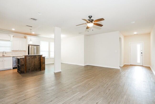 Photo - 1314 Roan Dr