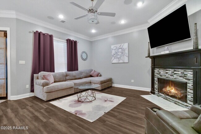 Photo - 205 Lo Saab Cove