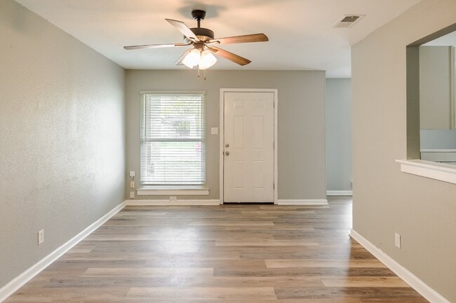 Photo - 407 Samuel St