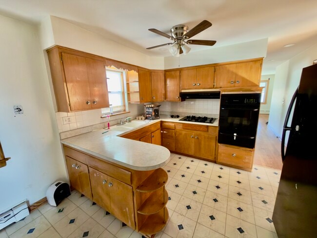 Photo - 5254 N LeClaire Ave Unit # 02