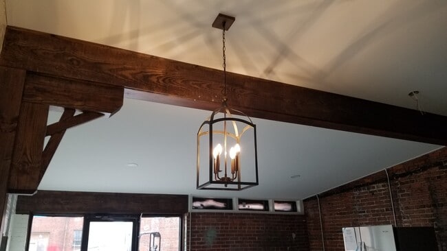 Photo - 503 Main St S