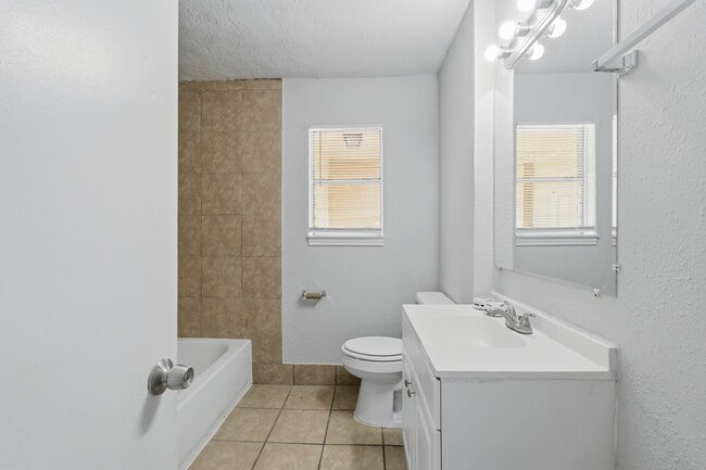 Photo - 303 Brown Dr