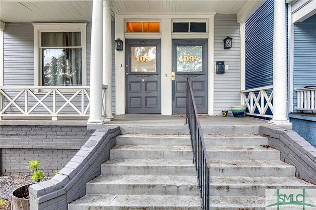 Photo - 3 BED | 1 BATH | BACK PORCH | WALK TO SCAD ARNOLD HALL & WALLIN HALL