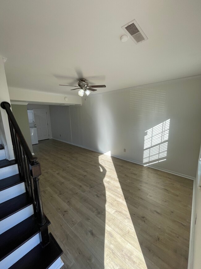 Building Photo - 250 Nixon Rd Unit 40