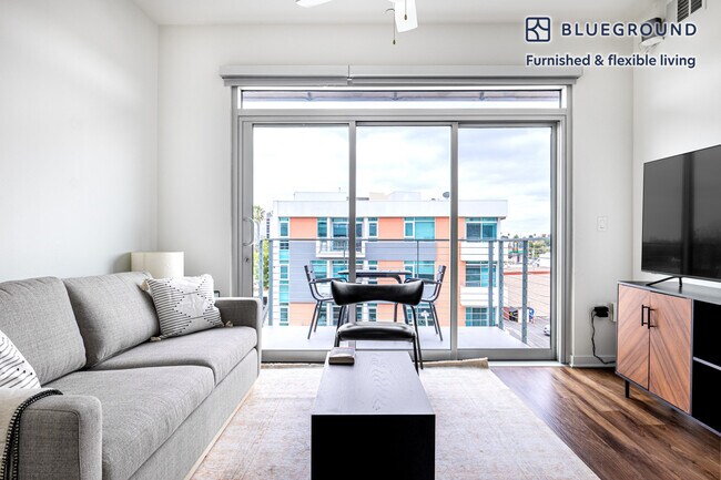Photo - 950 S Fairfax Ave Apartment Unit FL4-ID403