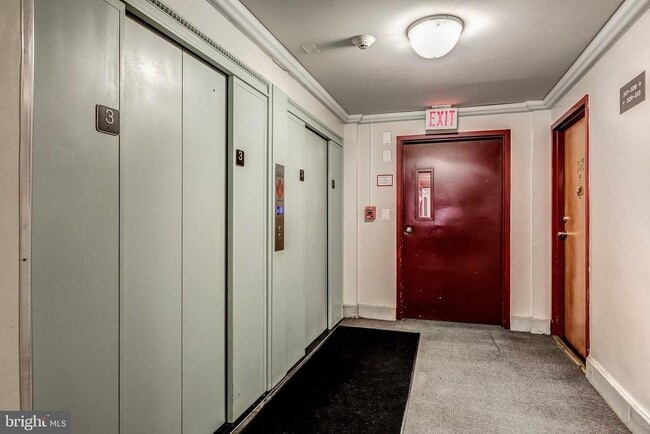 Building Photo - 3060 16th St NW Unit 308