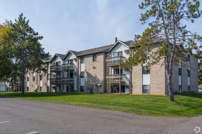 Norway Pines Apartments