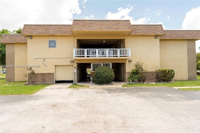 Photo - 5140 SW 40th Ave Apartment Unit 23C