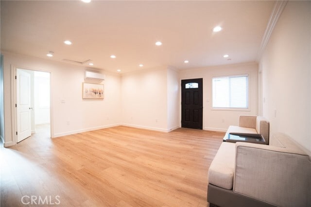 Photo - 4385 Kingsley St